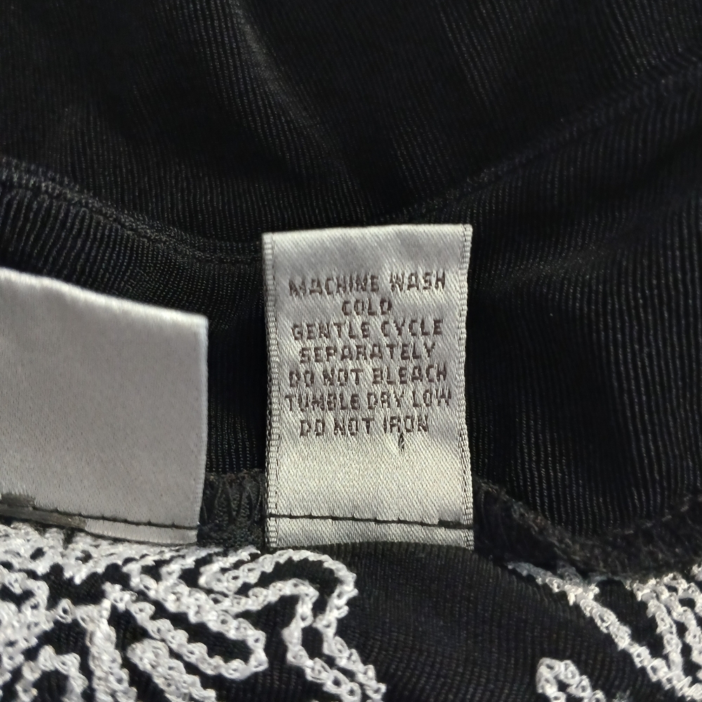 Chico's Travelers Womens 3/4 Sleeves Top Size US Large Color Black/White - Picture 6 of 6